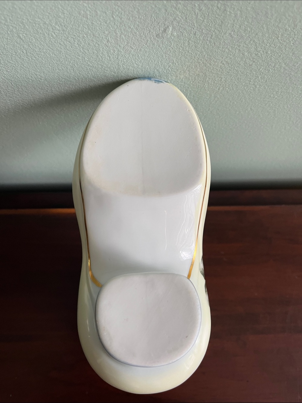 Vintage Ceramic Boot Vase Blue Roses Gold Trim Mid Century Japan 7x6 - Picture 8 of 10